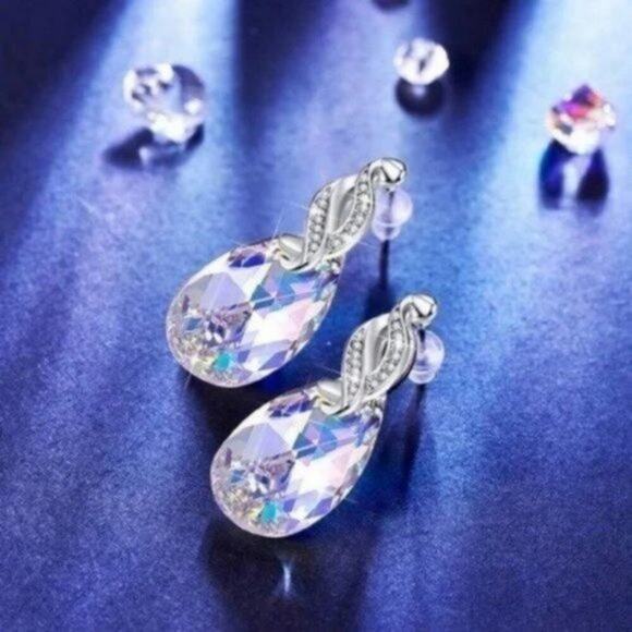 Swarovski Crystal 18K Gold Drop Dangle Earrings - Picture 5 of 5